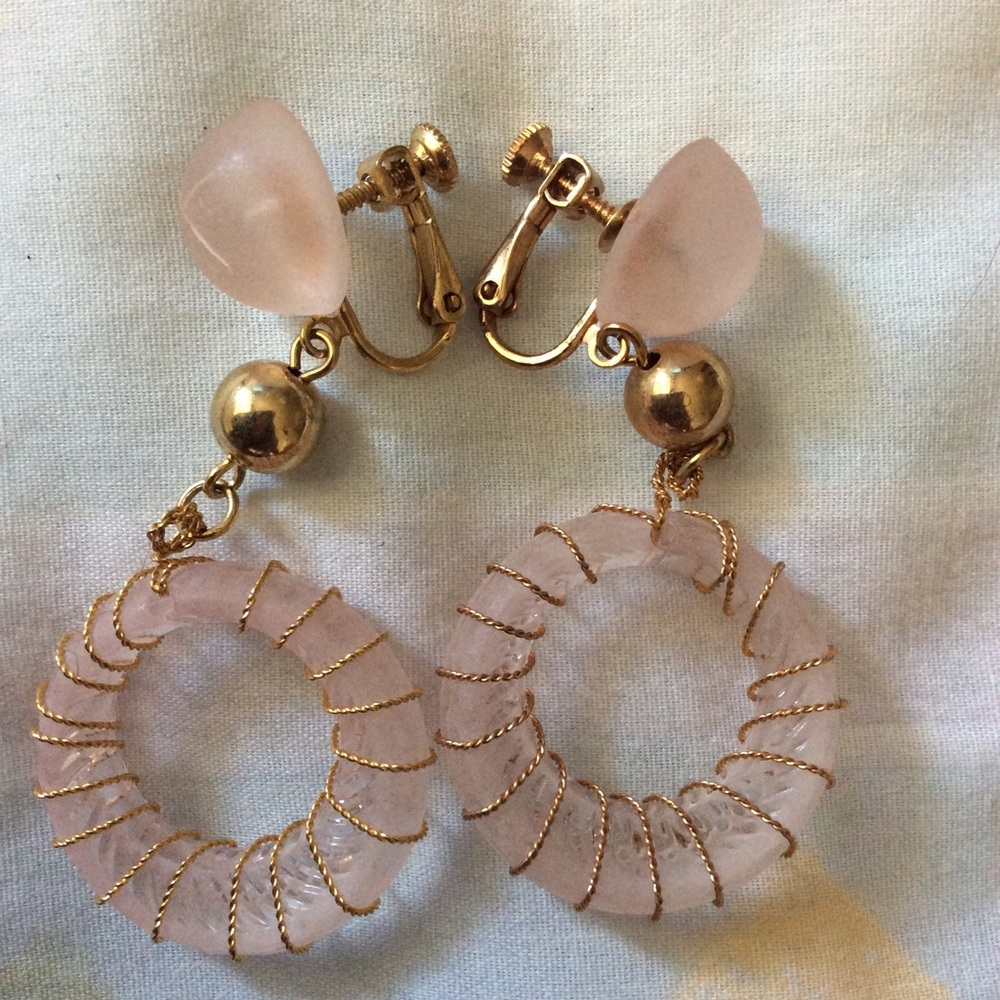 Pink with gold wired clip on earrings 💖